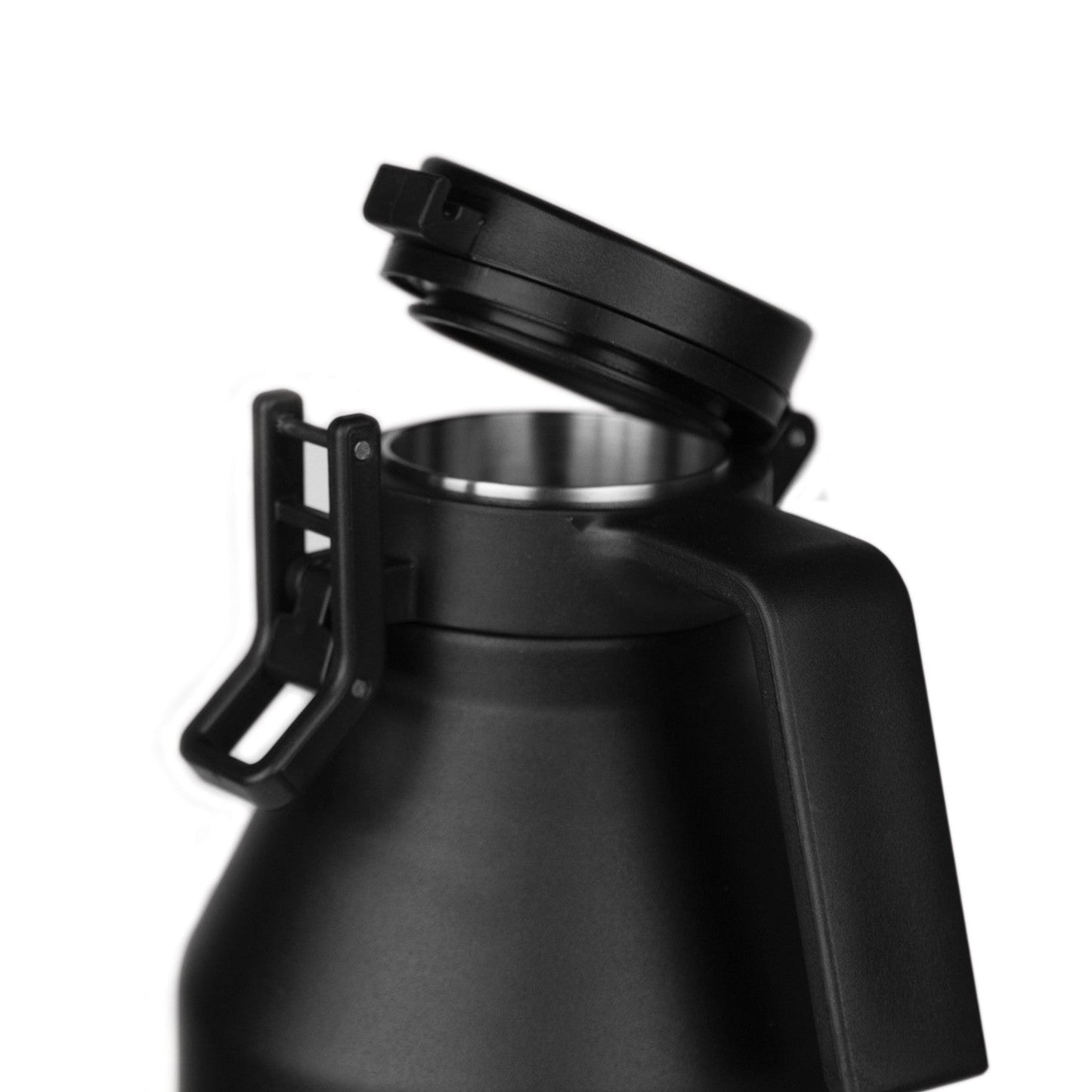 64oz-growler-z3 growlerdetail1_f7b2c86e-8bb8-40fc-b9ae-6f2e9d01276f__402220.jpg